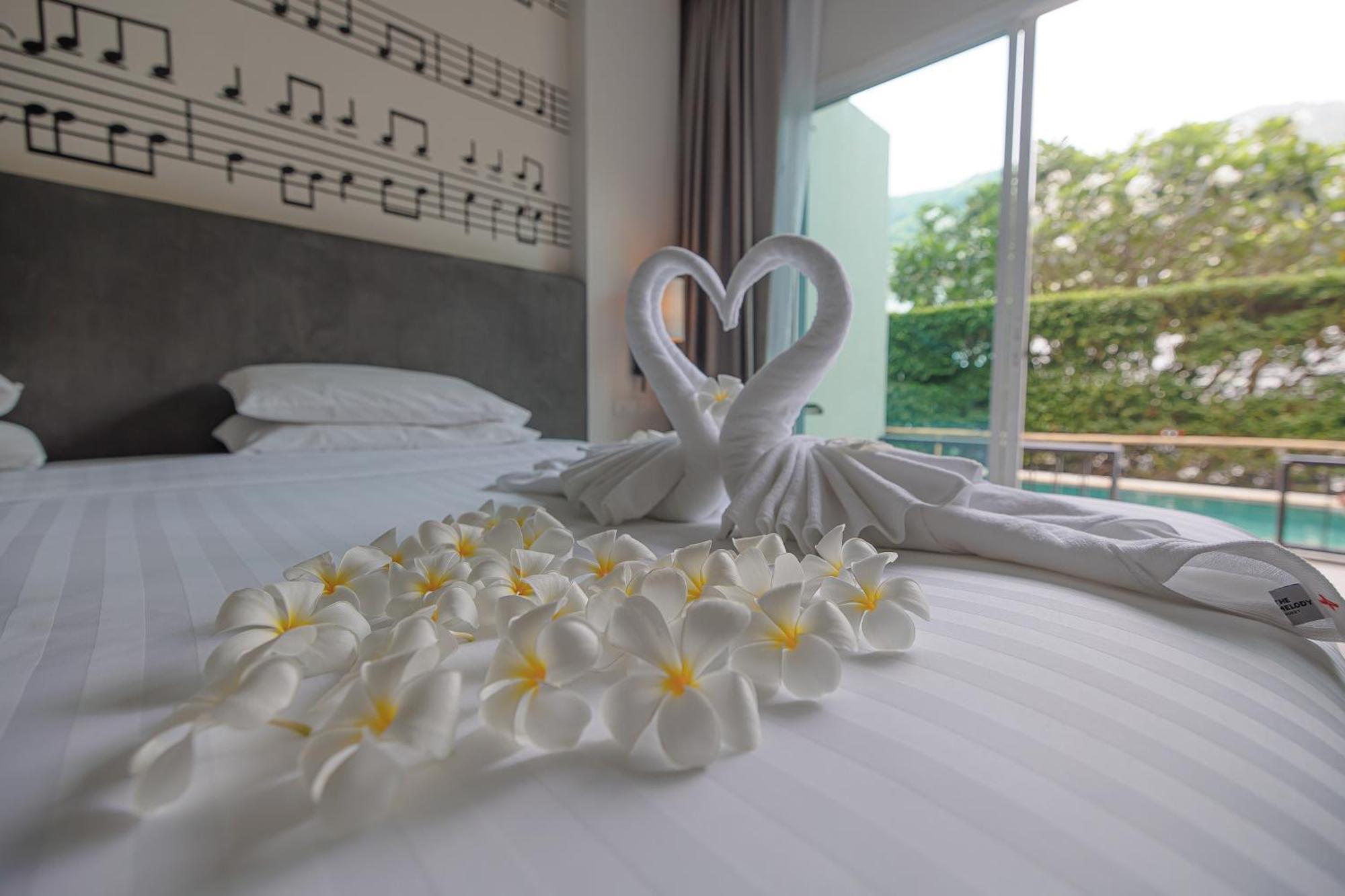 The Melody Phuket - Sha Extra Plus Bãi biển Kata Ngoại thất bức ảnh